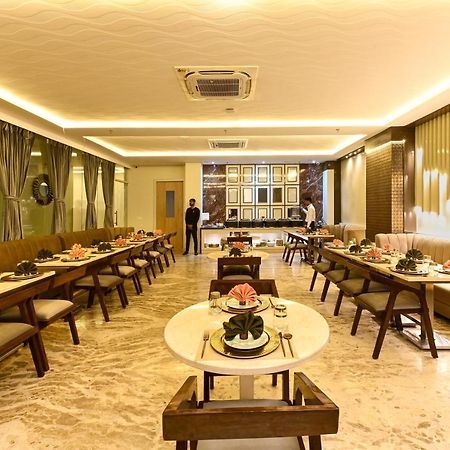 Hotel Avalon Palms Agra 아그라 외부 사진