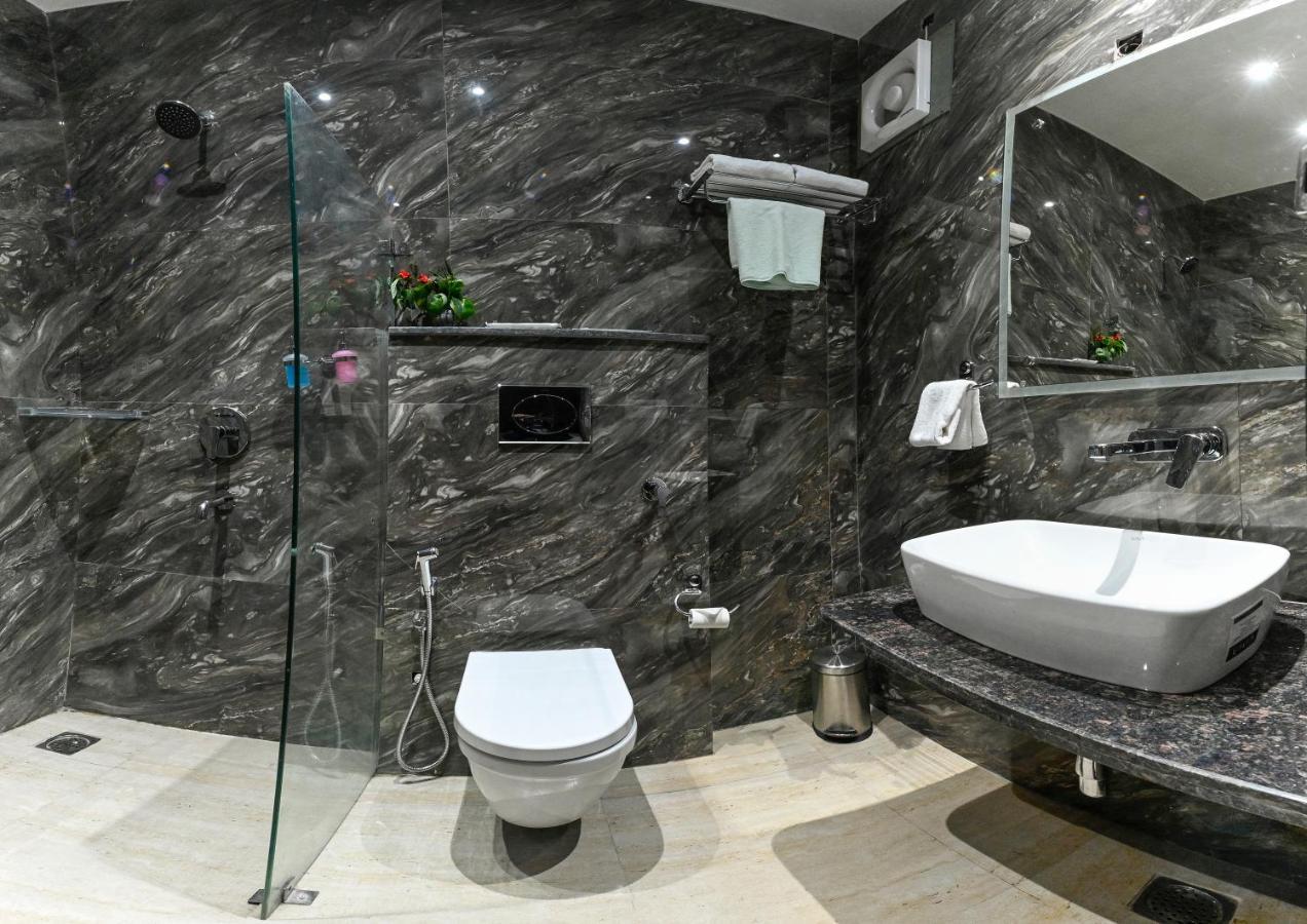 Hotel Avalon Palms Agra 아그라 외부 사진