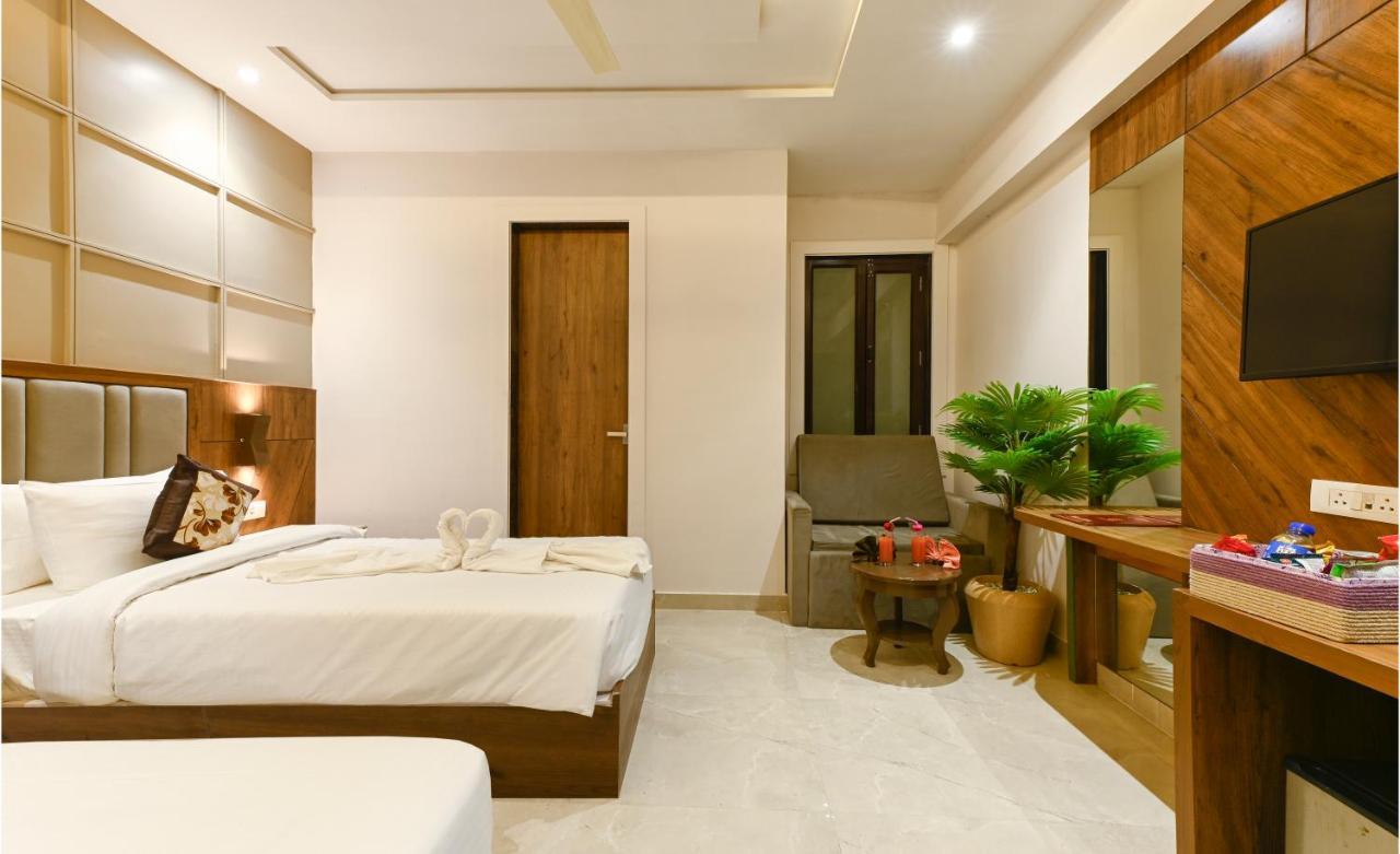 Hotel Avalon Palms Agra 아그라 외부 사진