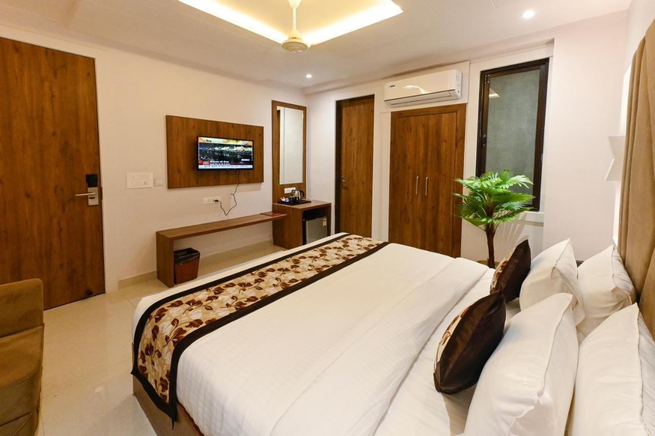 Hotel Avalon Palms Agra 아그라 외부 사진